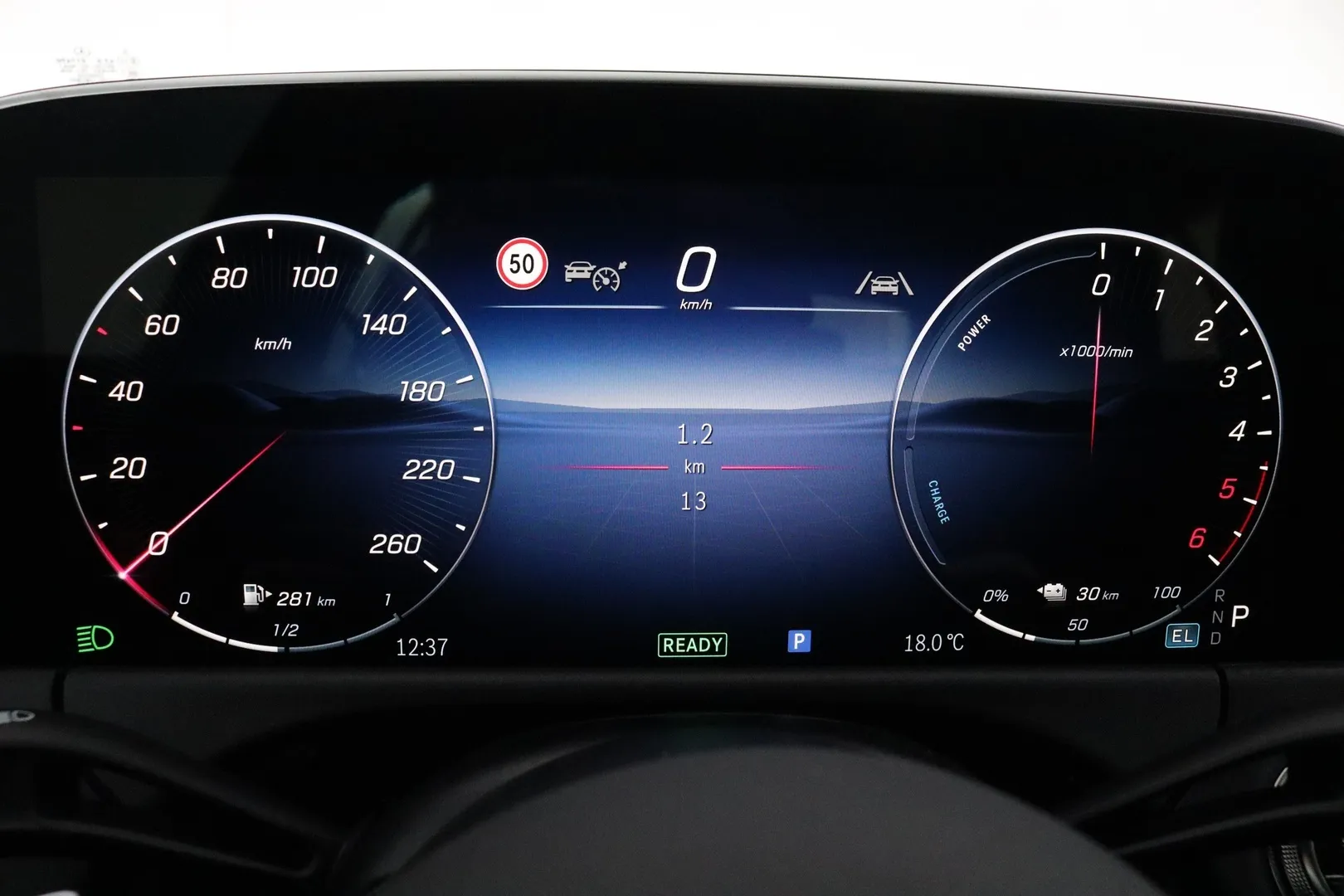 Mercedes-Benz E LTP-664 carousel image