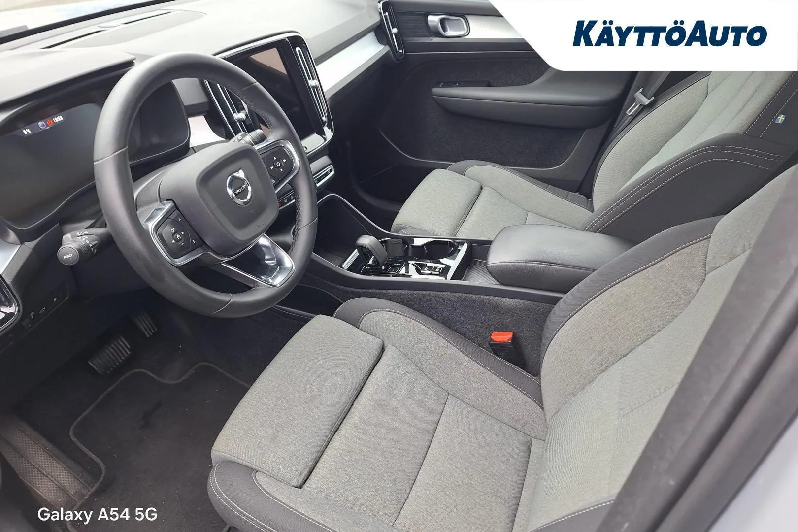 Volvo XC40 RVE-916 carousel image
