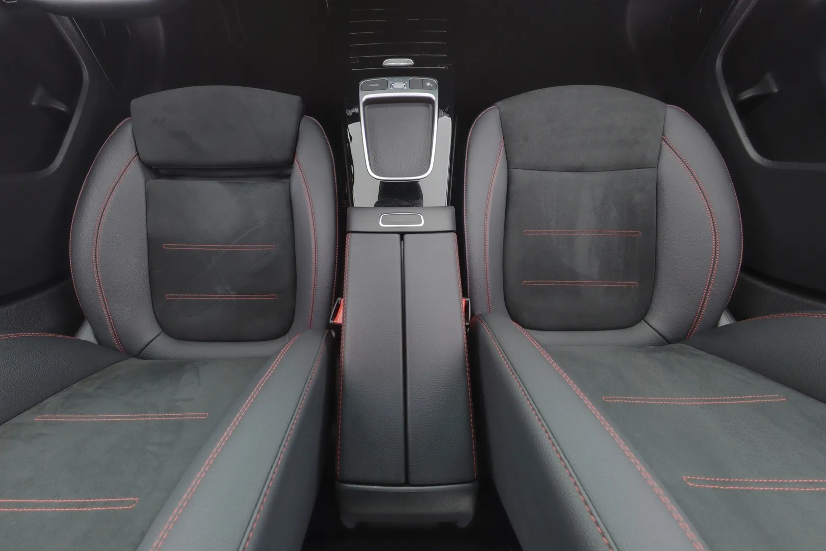 Mercedes-Benz A ITJ-957 carousel image