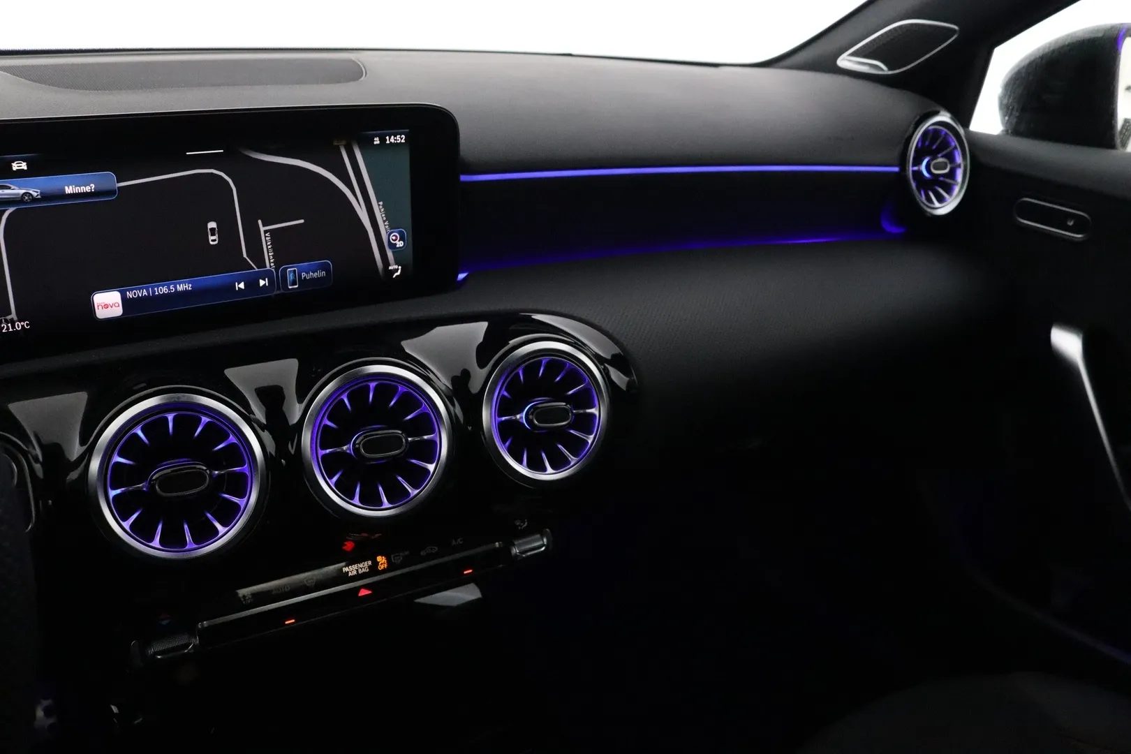 Mercedes-Benz A ITJ-957 carousel image