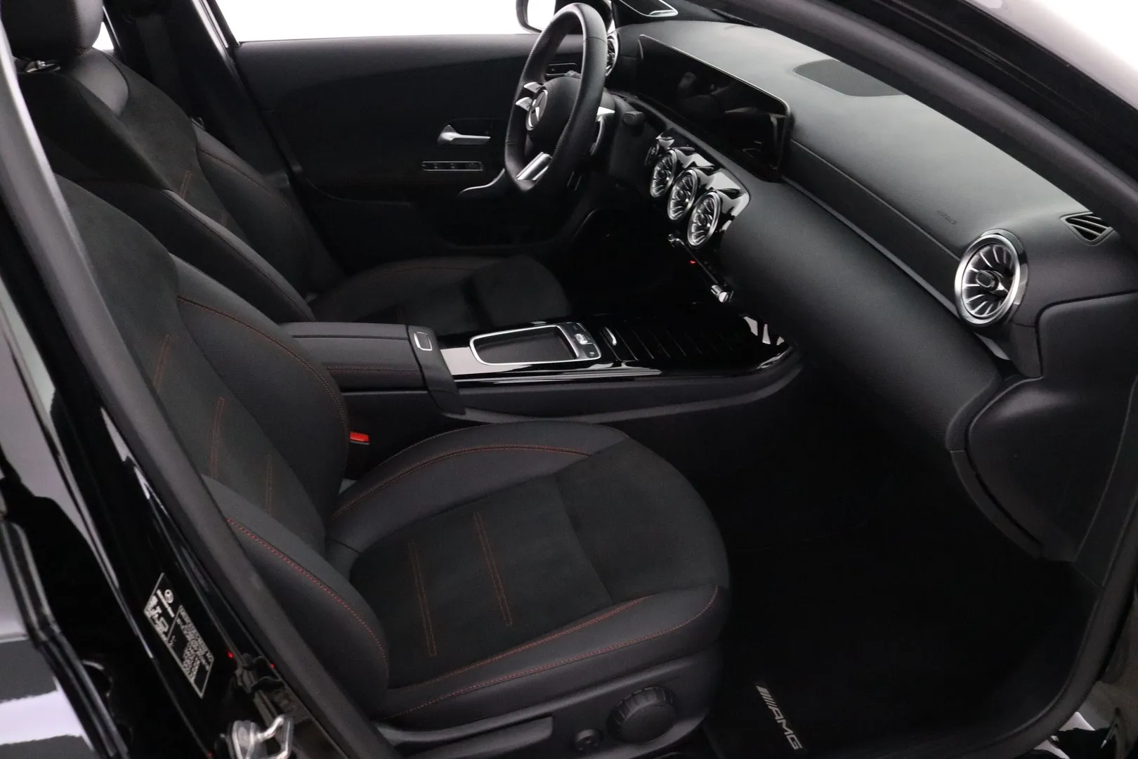 Mercedes-Benz A ITJ-957 carousel image
