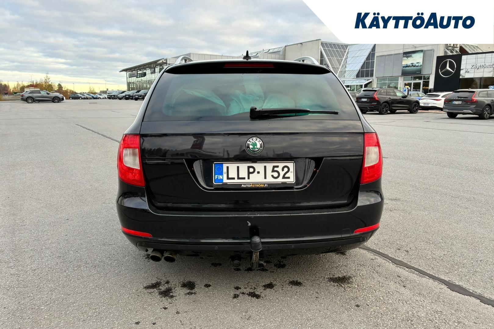 Skoda Superb 2013, bild 4/38