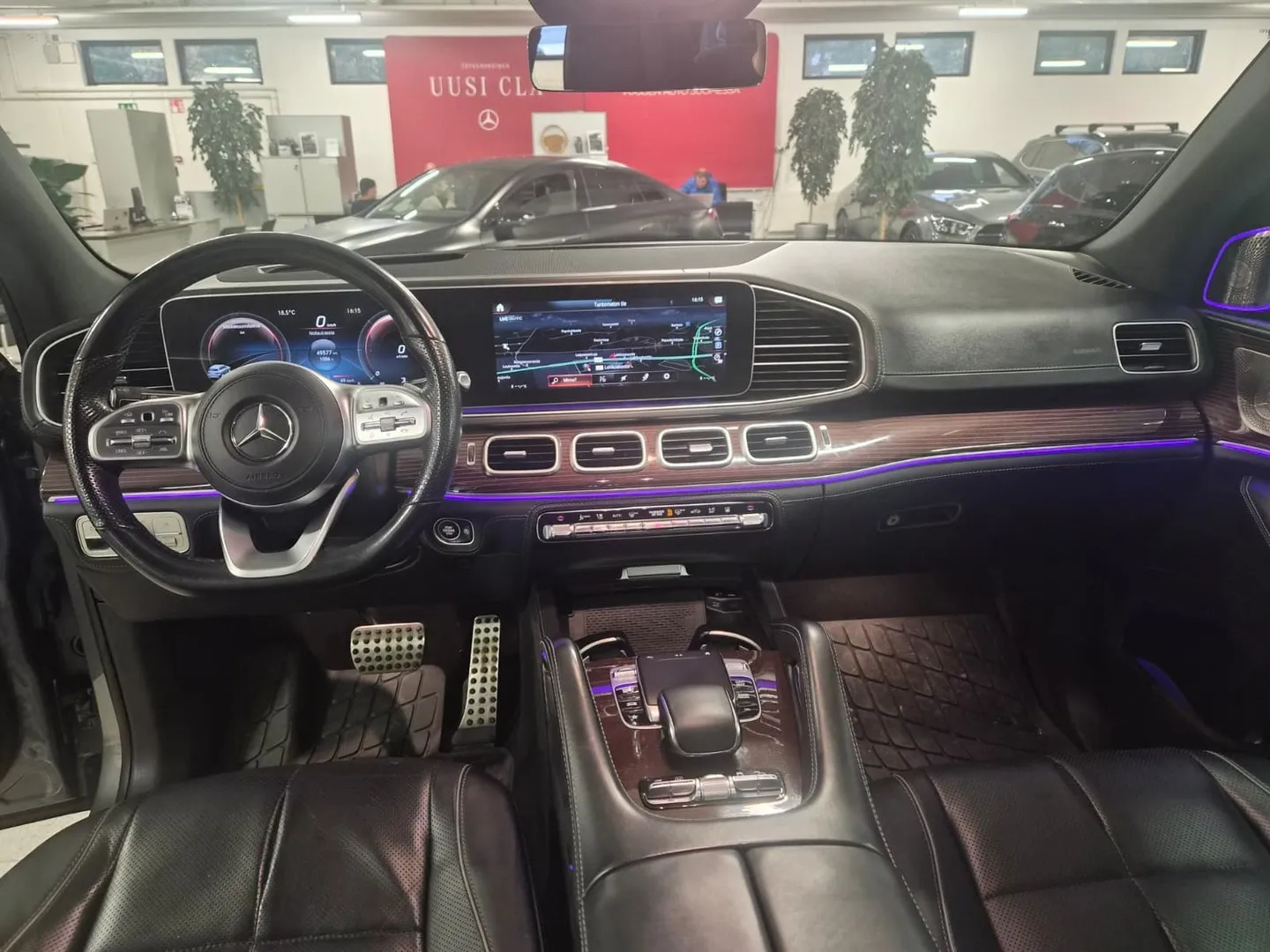 Mercedes-Benz GLS MPN-381 carousel image