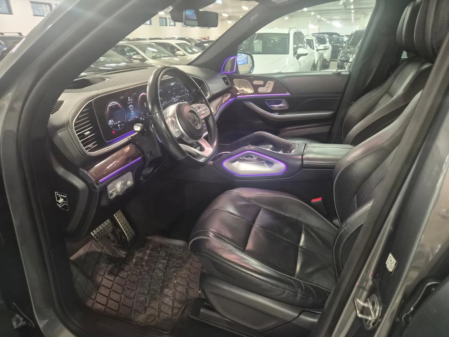 Mercedes-Benz GLS MPN-381 carousel image