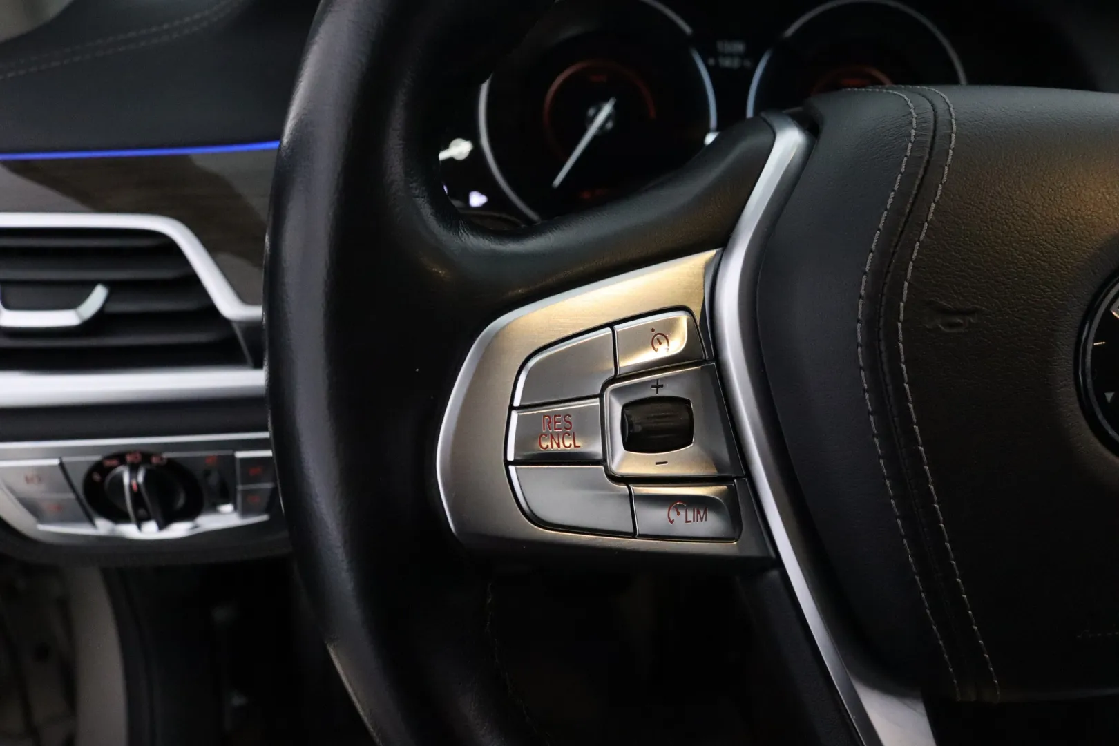 BMW 740 CKK-283 carousel image