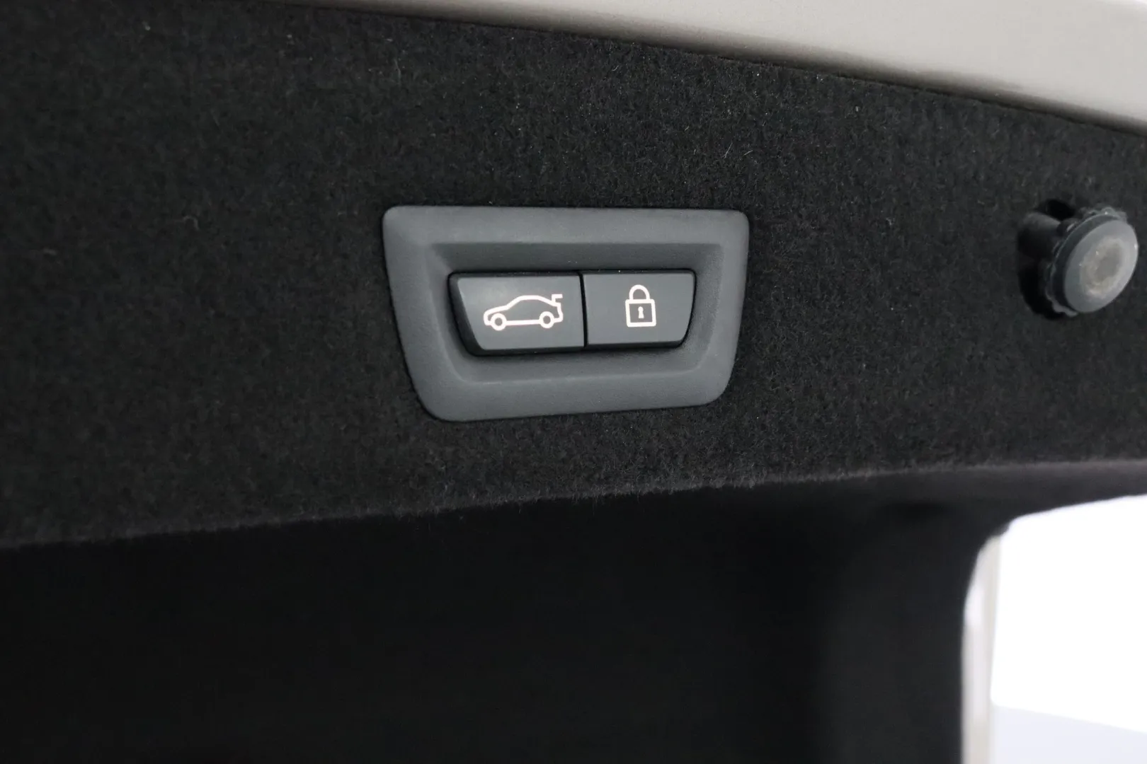 BMW 740 CKK-283 carousel image