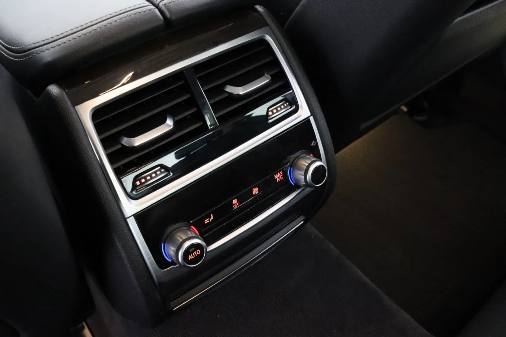 BMW 740 CKK-283 carousel image