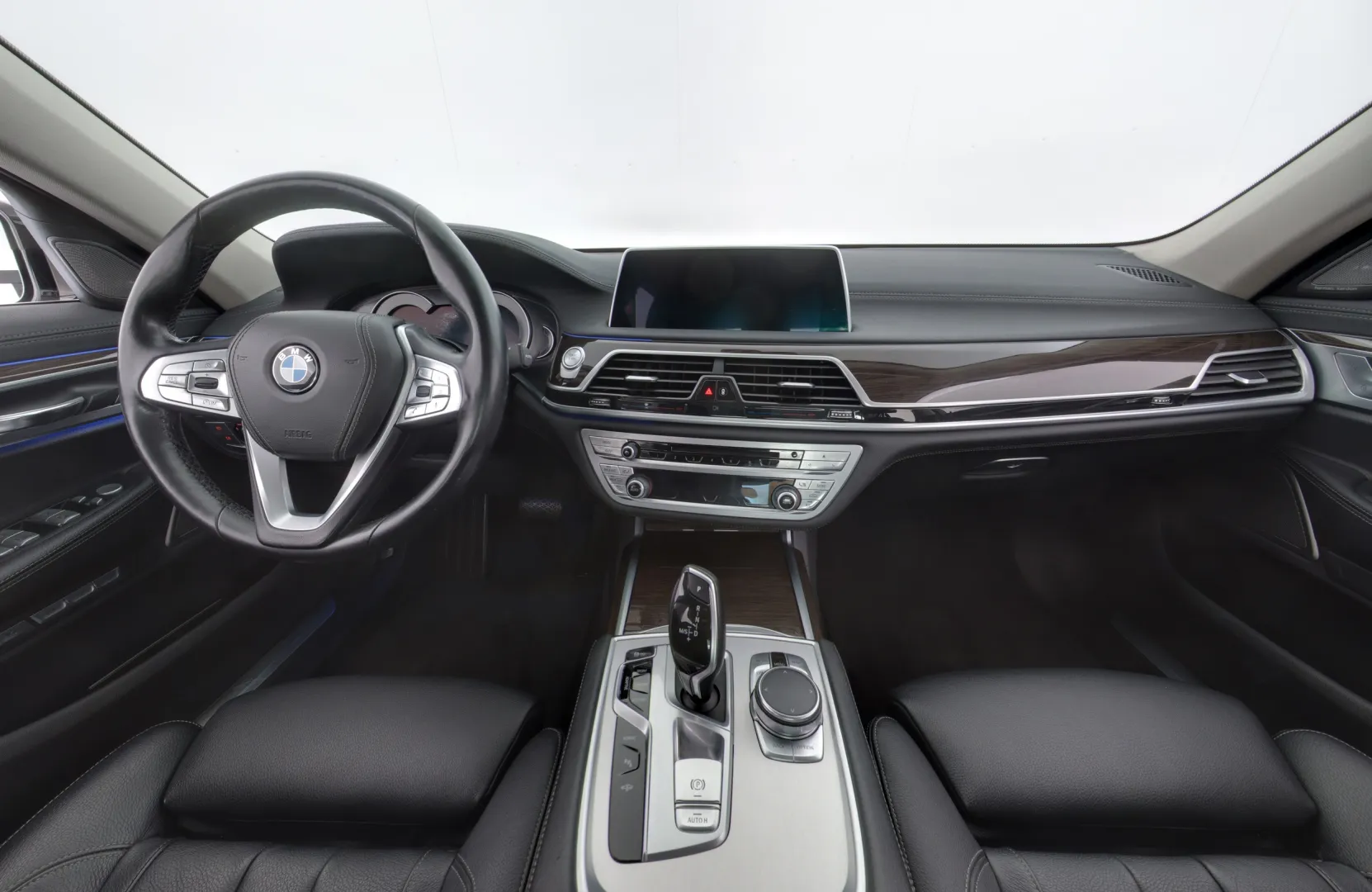 BMW 740 CKK-283 carousel image