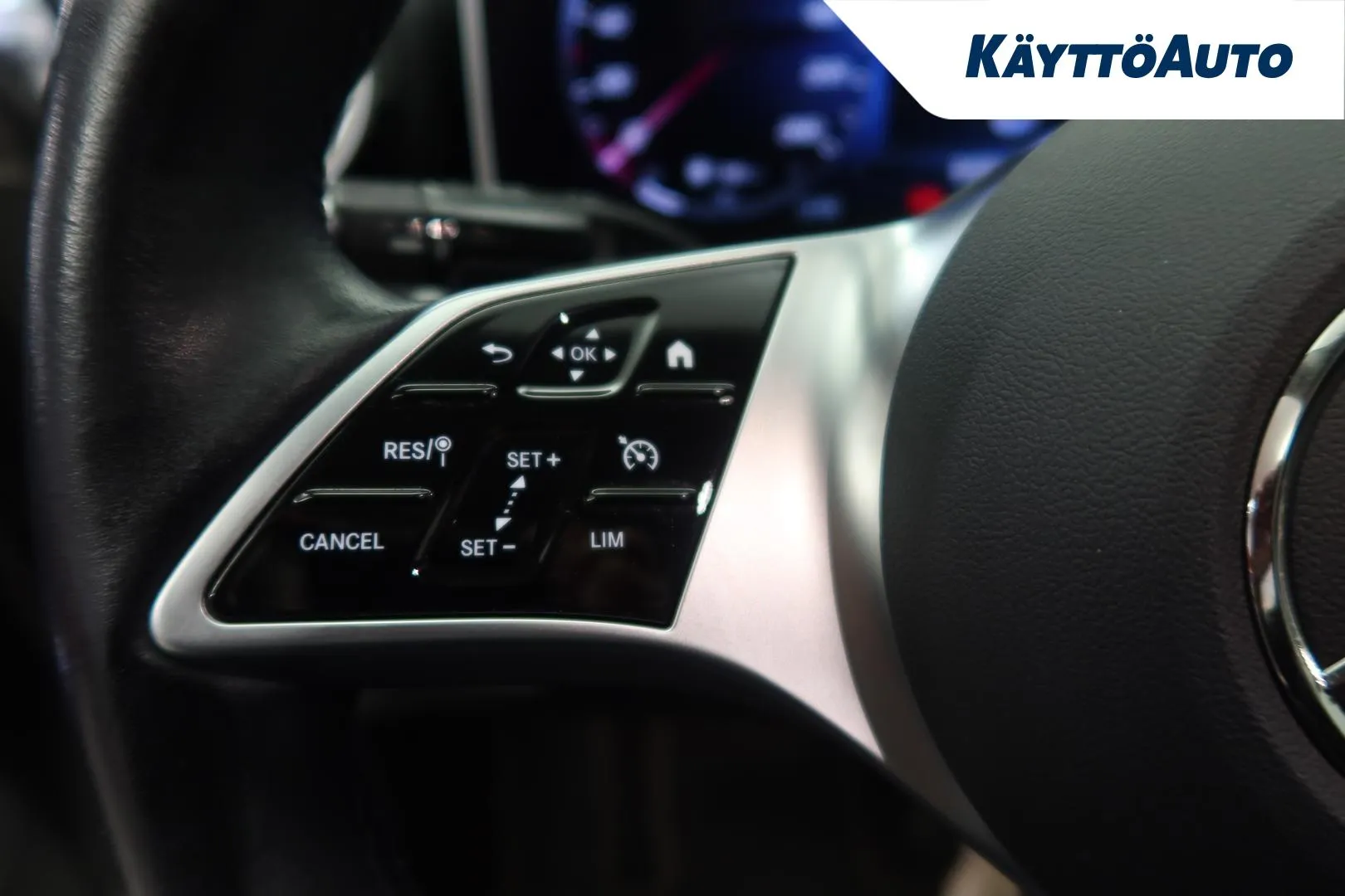 MERCEDES-BENZ C JMI-992 carousel image