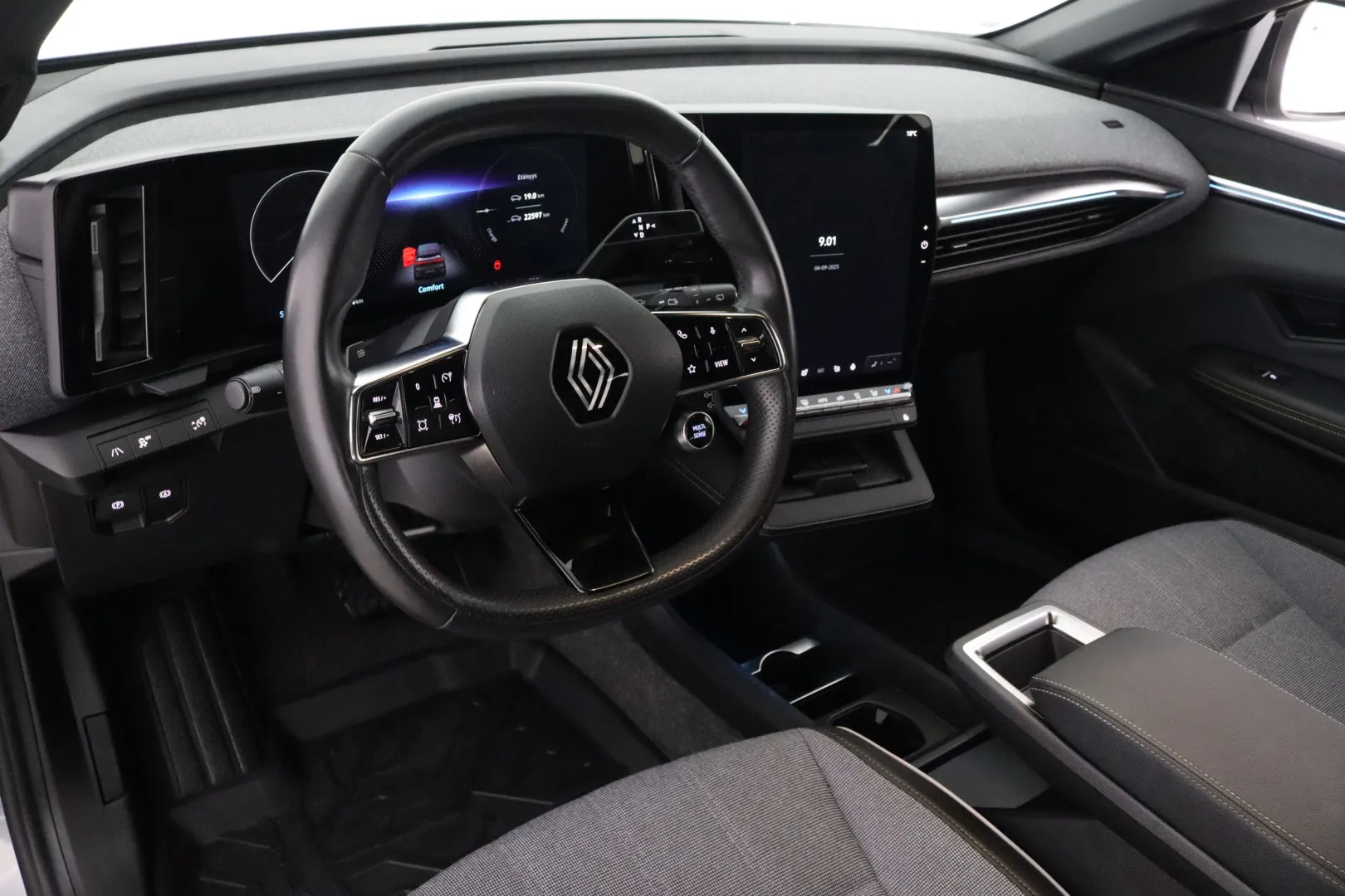 RENAULT Megane YLX-574 carousel image