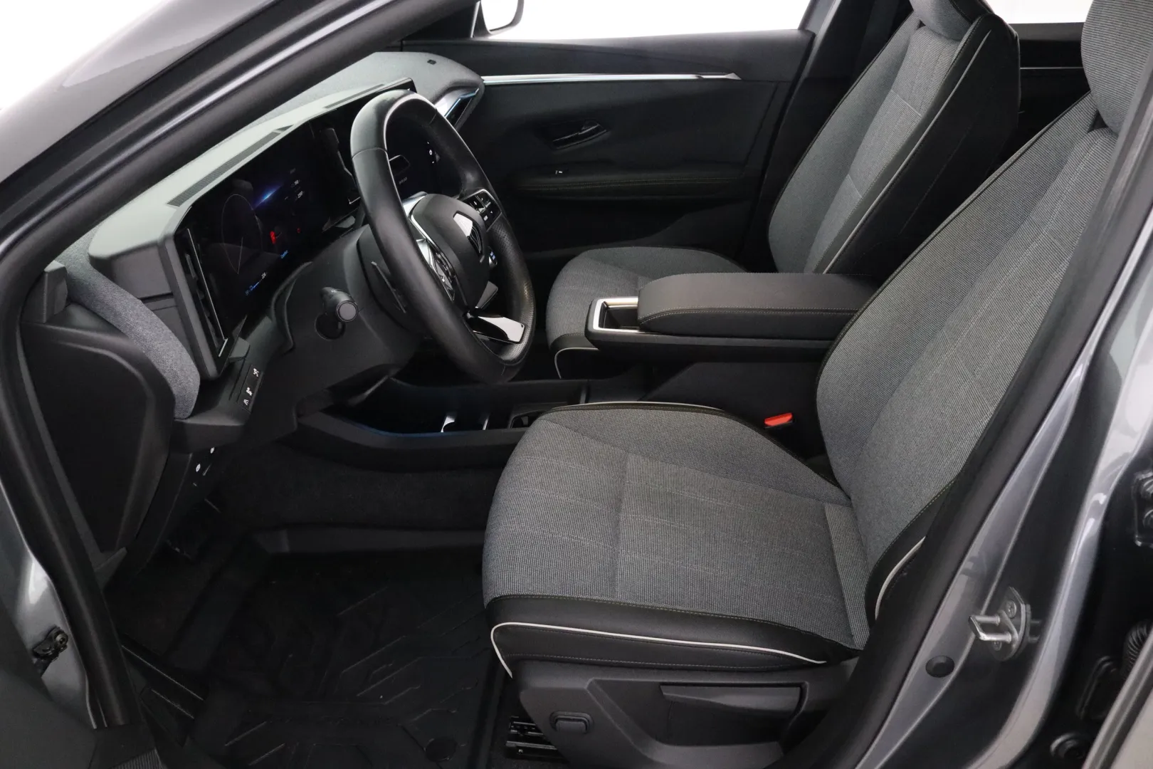 RENAULT Megane YLX-574 carousel image