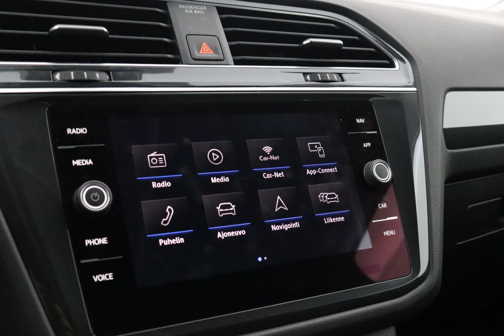 VOLKSWAGEN Tiguan Allspace YLC-835 carousel image