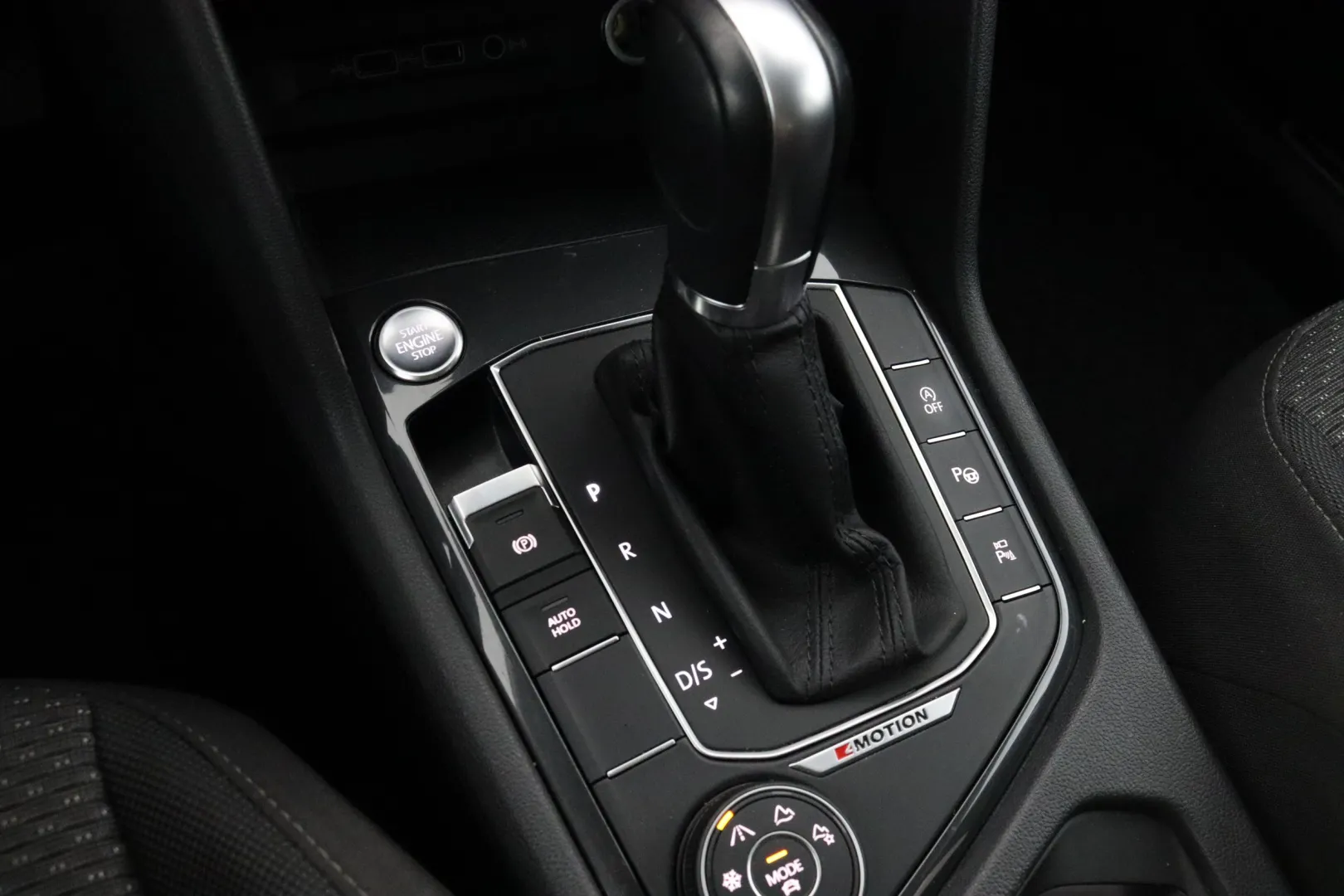 VOLKSWAGEN Tiguan Allspace YLC-835 carousel image