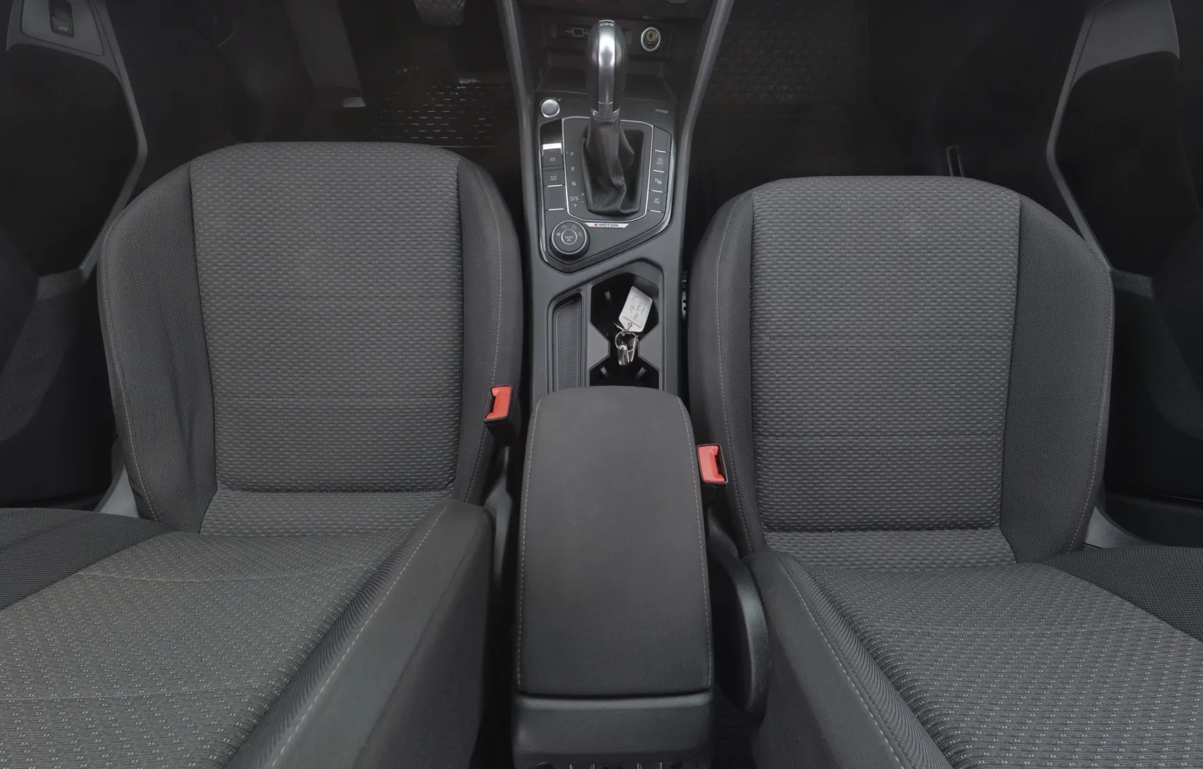 VOLKSWAGEN Tiguan Allspace YLC-835 carousel image