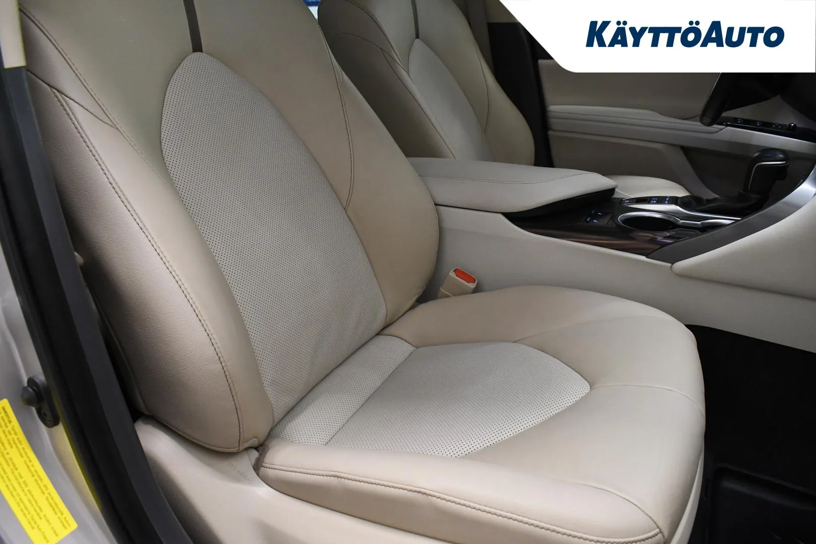 TOYOTA Camry GNR-872 carousel image