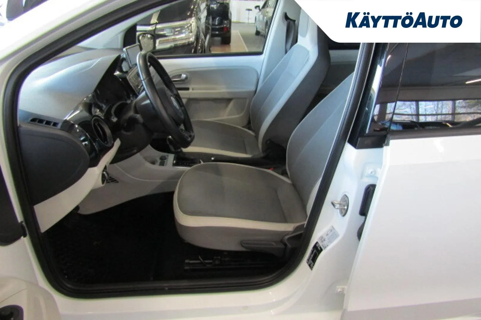 VOLKSWAGEN up! LNE-520 carousel image