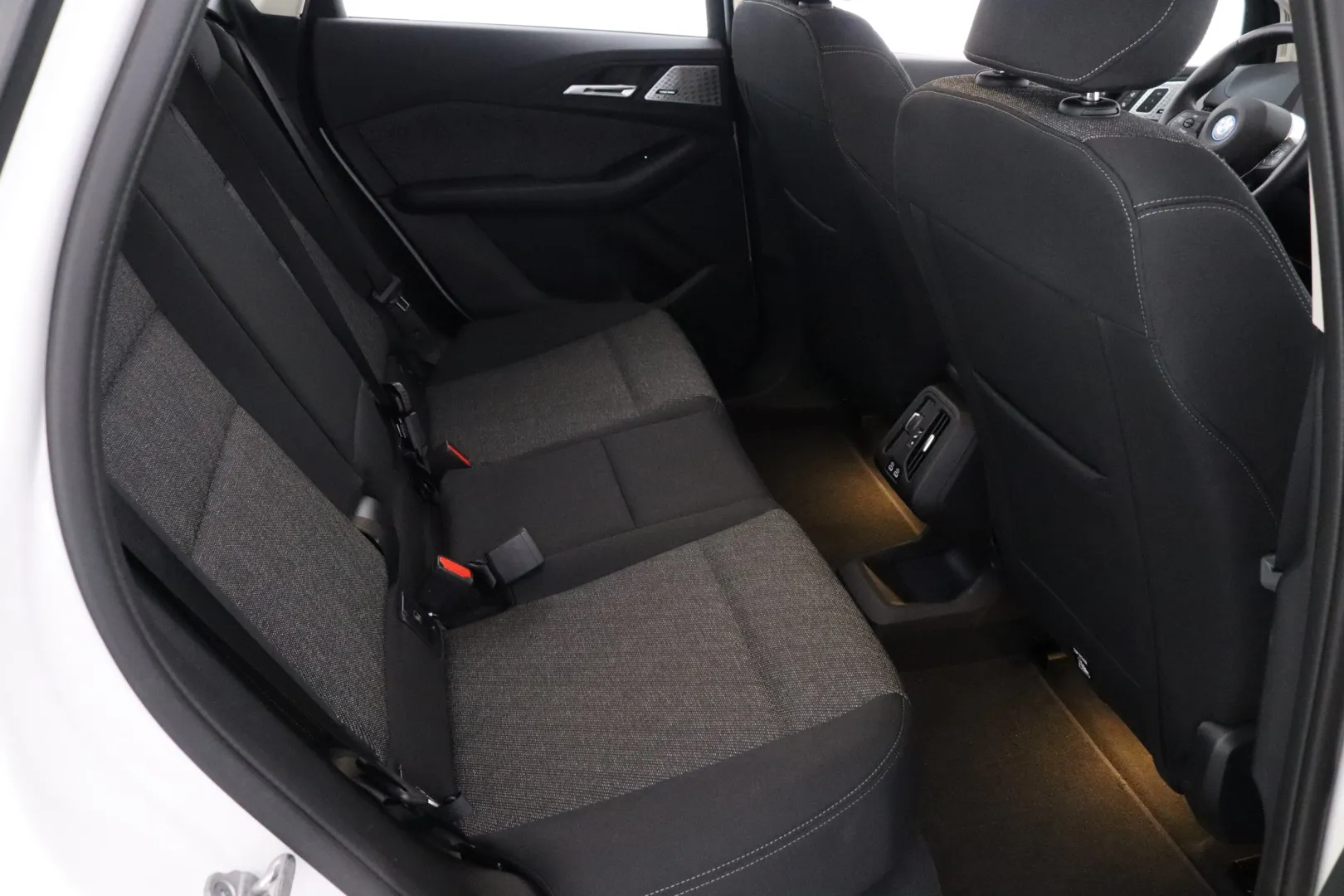 BMW 225 NNL-670 carousel image