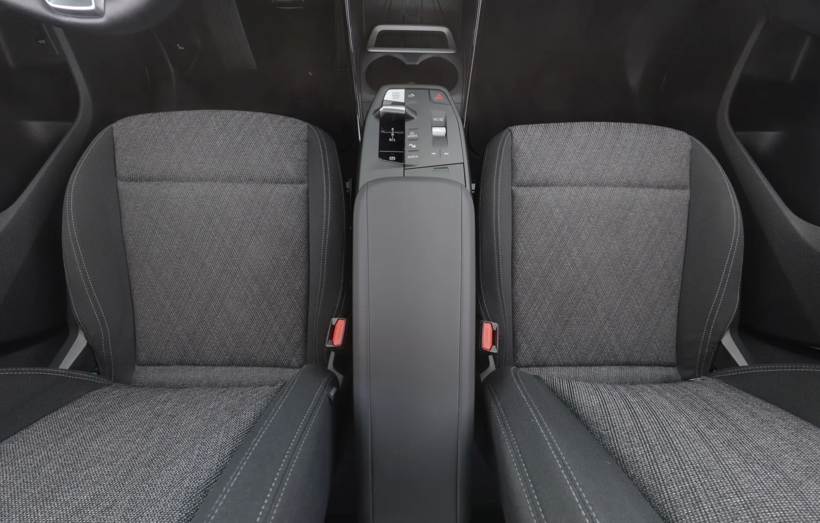 BMW 225 NNL-670 carousel image