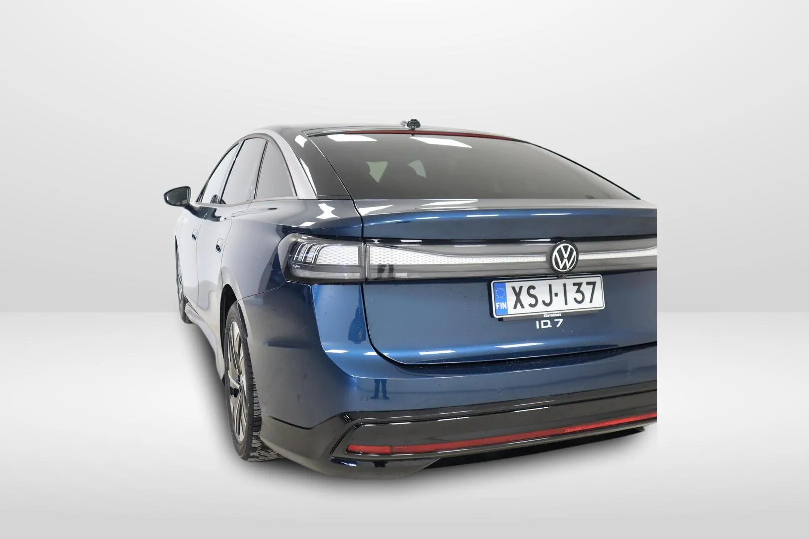 Volkswagen ID.7 XSJ-137 carousel image