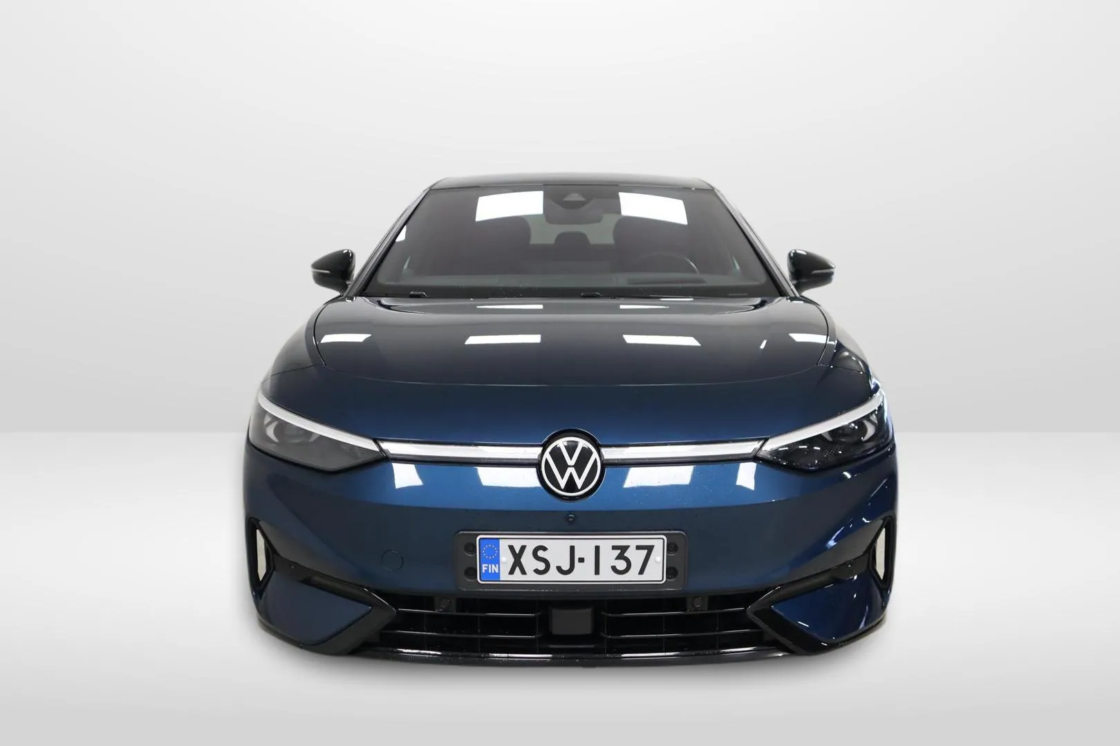 Volkswagen ID.7 XSJ-137 carousel image