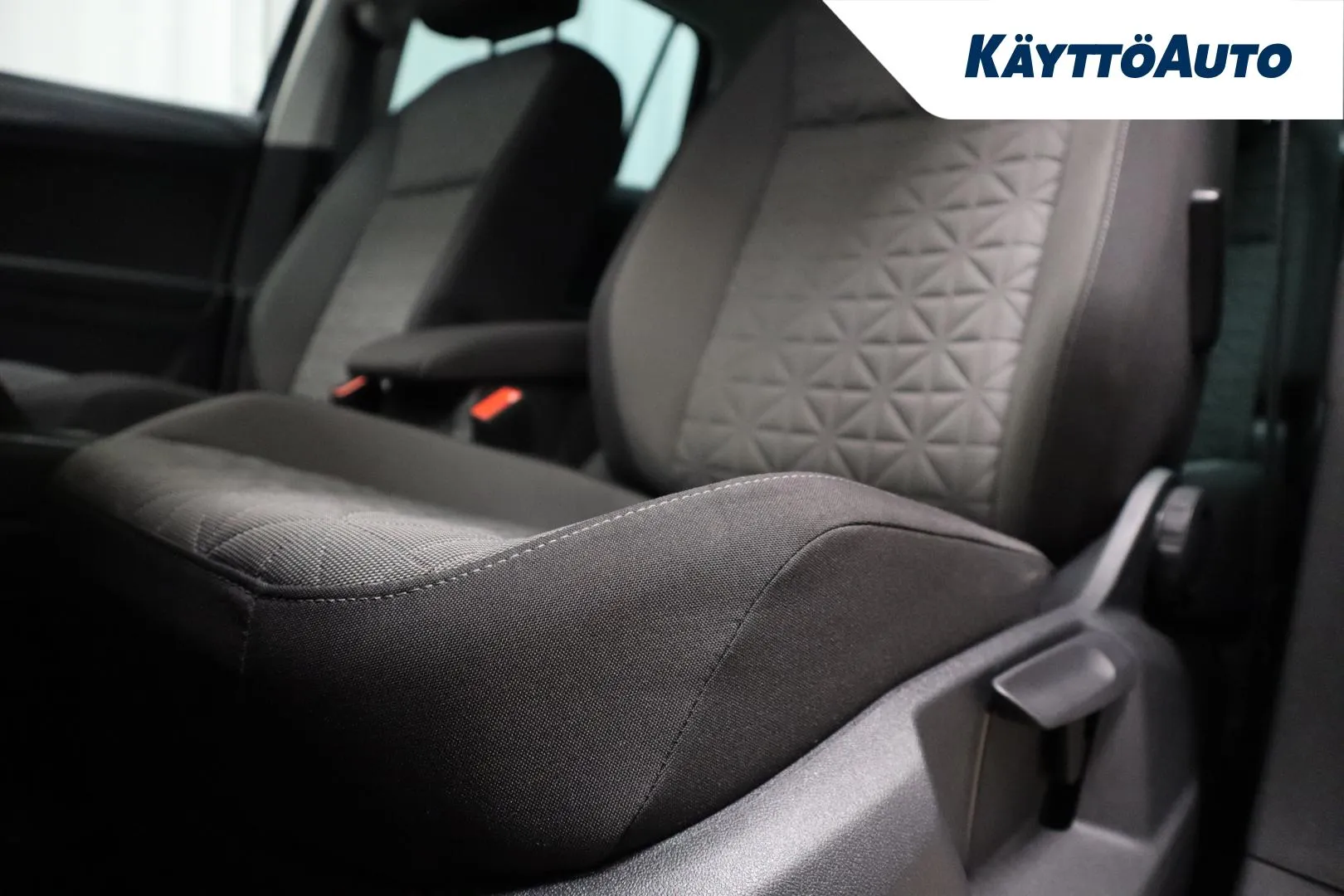 VOLKSWAGEN Tiguan MPO-842 carousel image