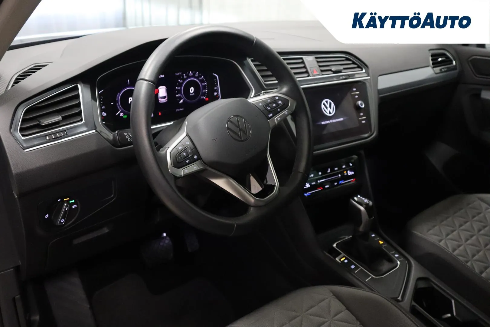 VOLKSWAGEN Tiguan MPO-842 carousel image