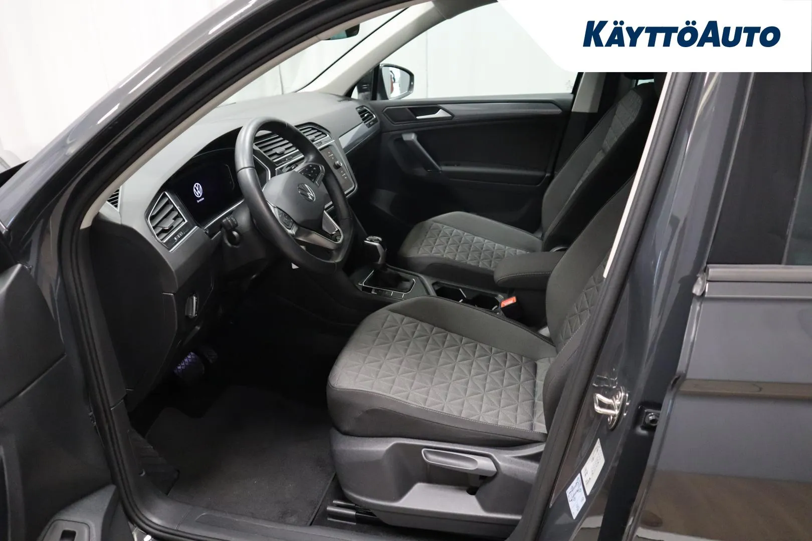 VOLKSWAGEN Tiguan MPO-842 carousel image