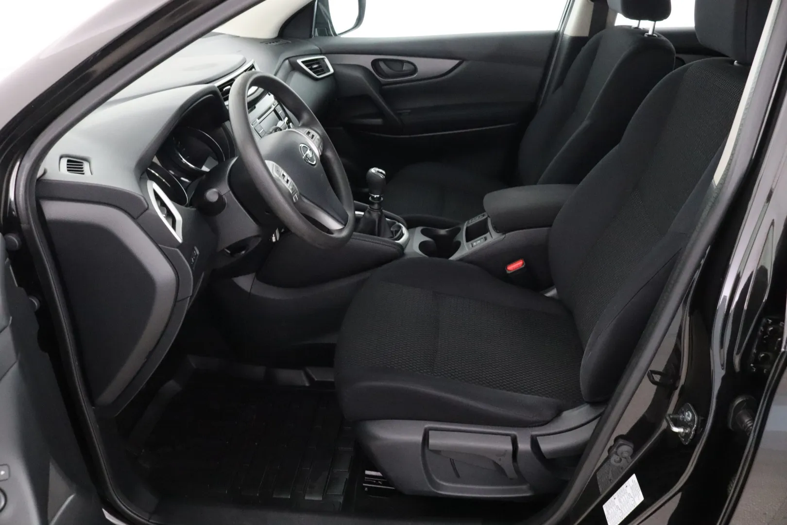 NISSAN Qashqai LNH-477 carousel image