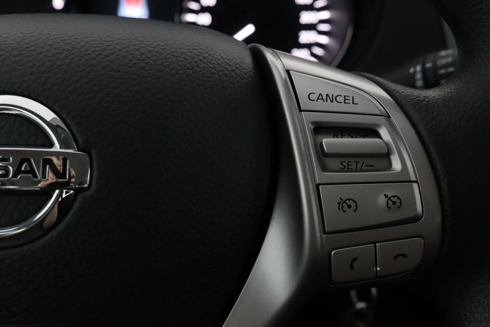 NISSAN Qashqai LNH-477 carousel image