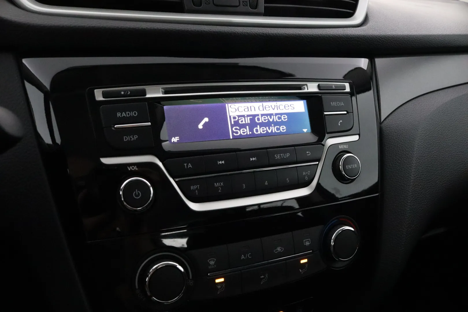 NISSAN Qashqai LNH-477 carousel image
