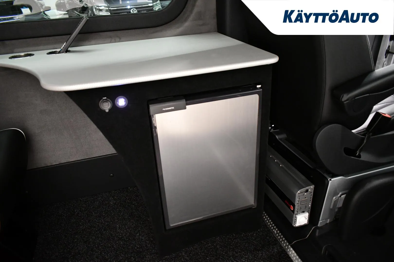 Mercedes-Benz Sprinter YXR-800 carousel image
