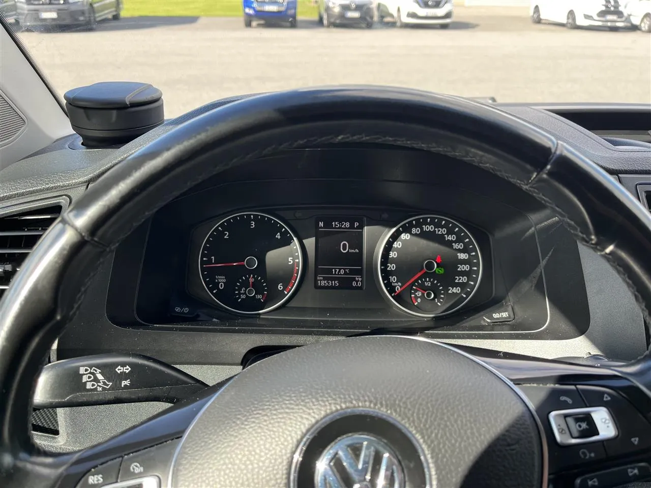 VOLKSWAGEN Transporter GNA-691 carousel image