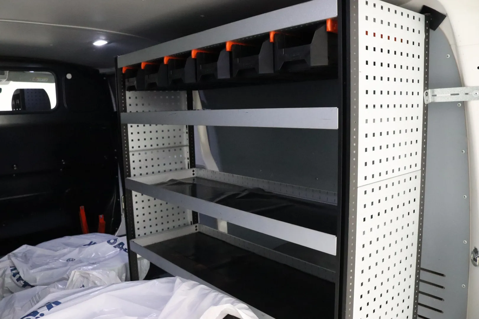 VOLKSWAGEN Transporter GNA-691 carousel image