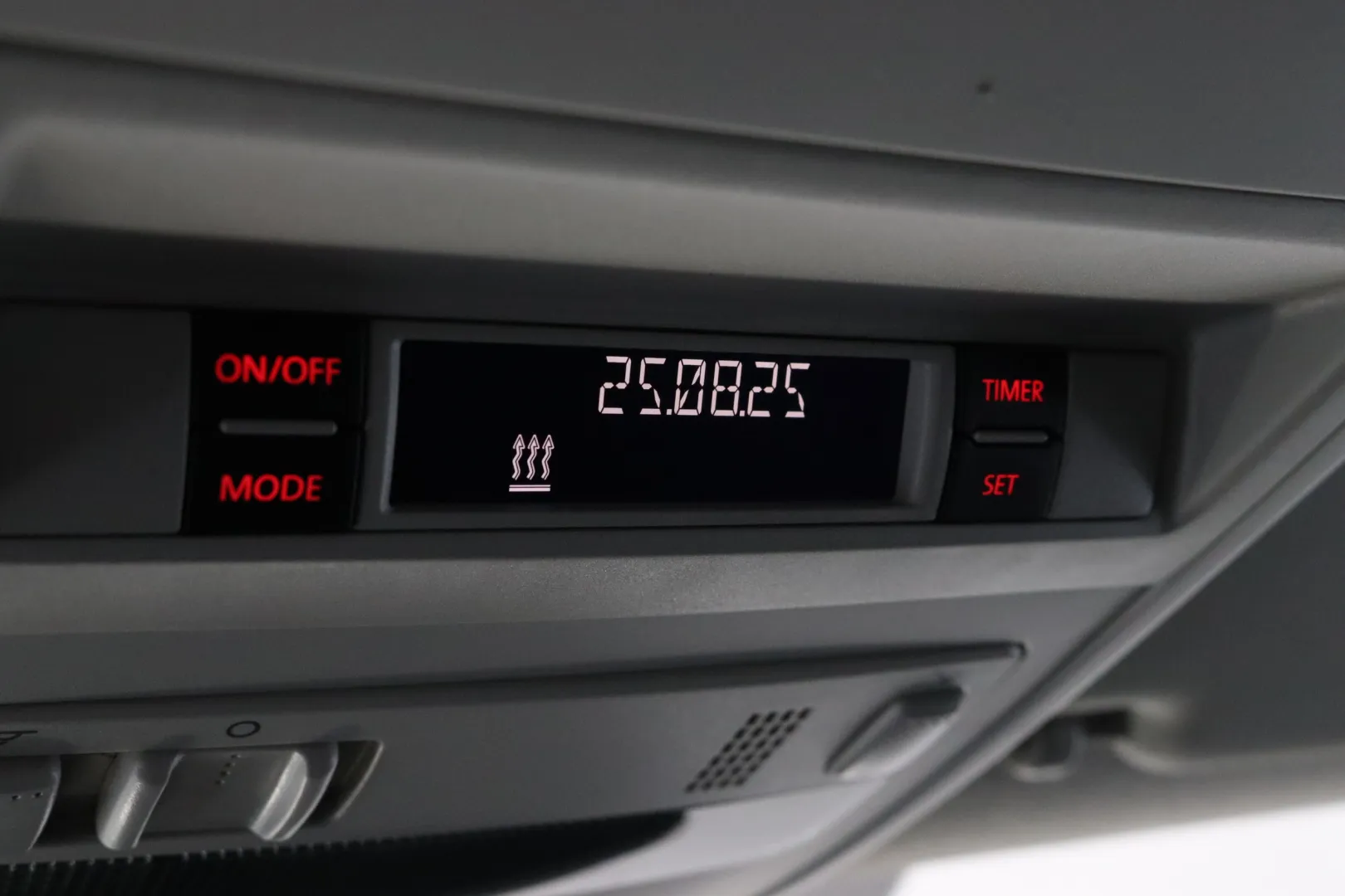 VOLKSWAGEN Transporter GNA-691 carousel image
