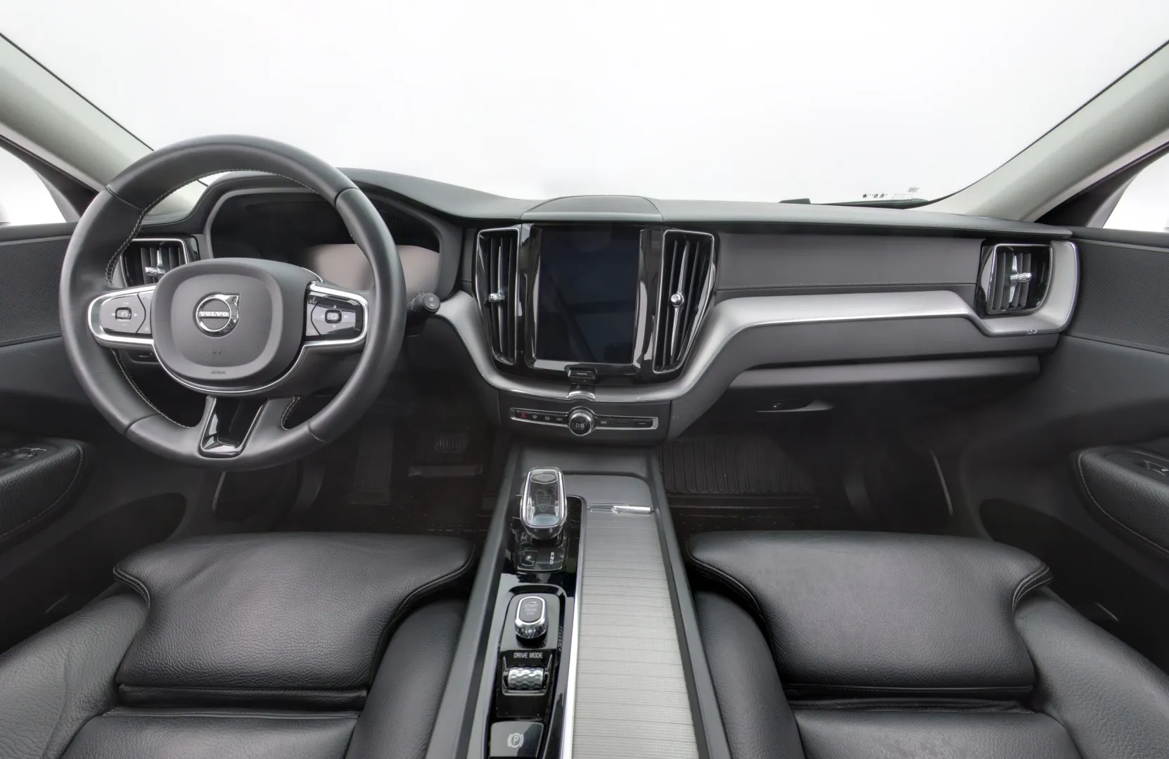 VOLVO XC60 CNO-563 carousel image