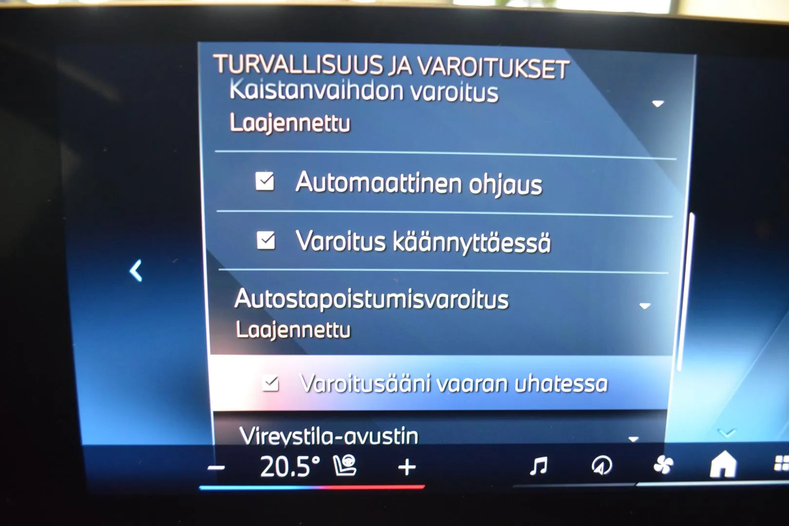 BMW iX RVT-614 carousel image