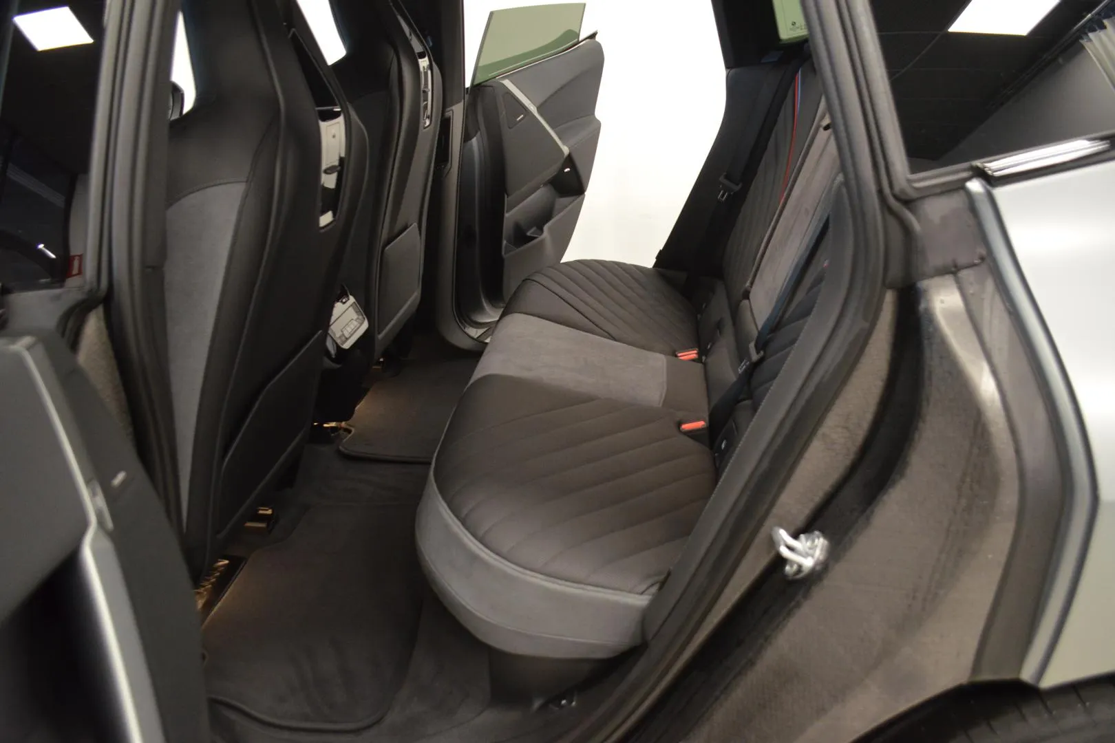 BMW iX RVT-614 carousel image