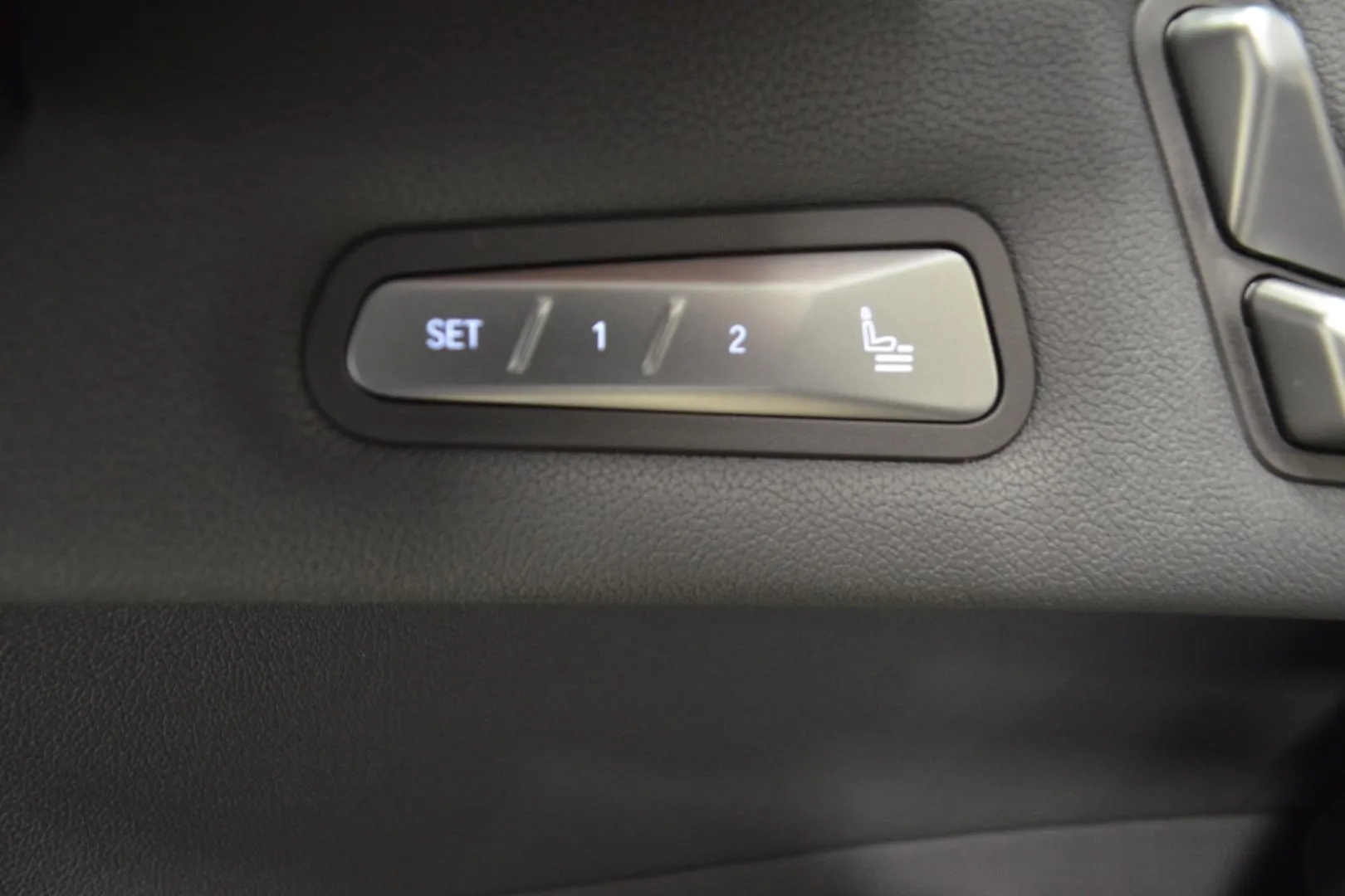 BMW iX RVT-614 carousel image