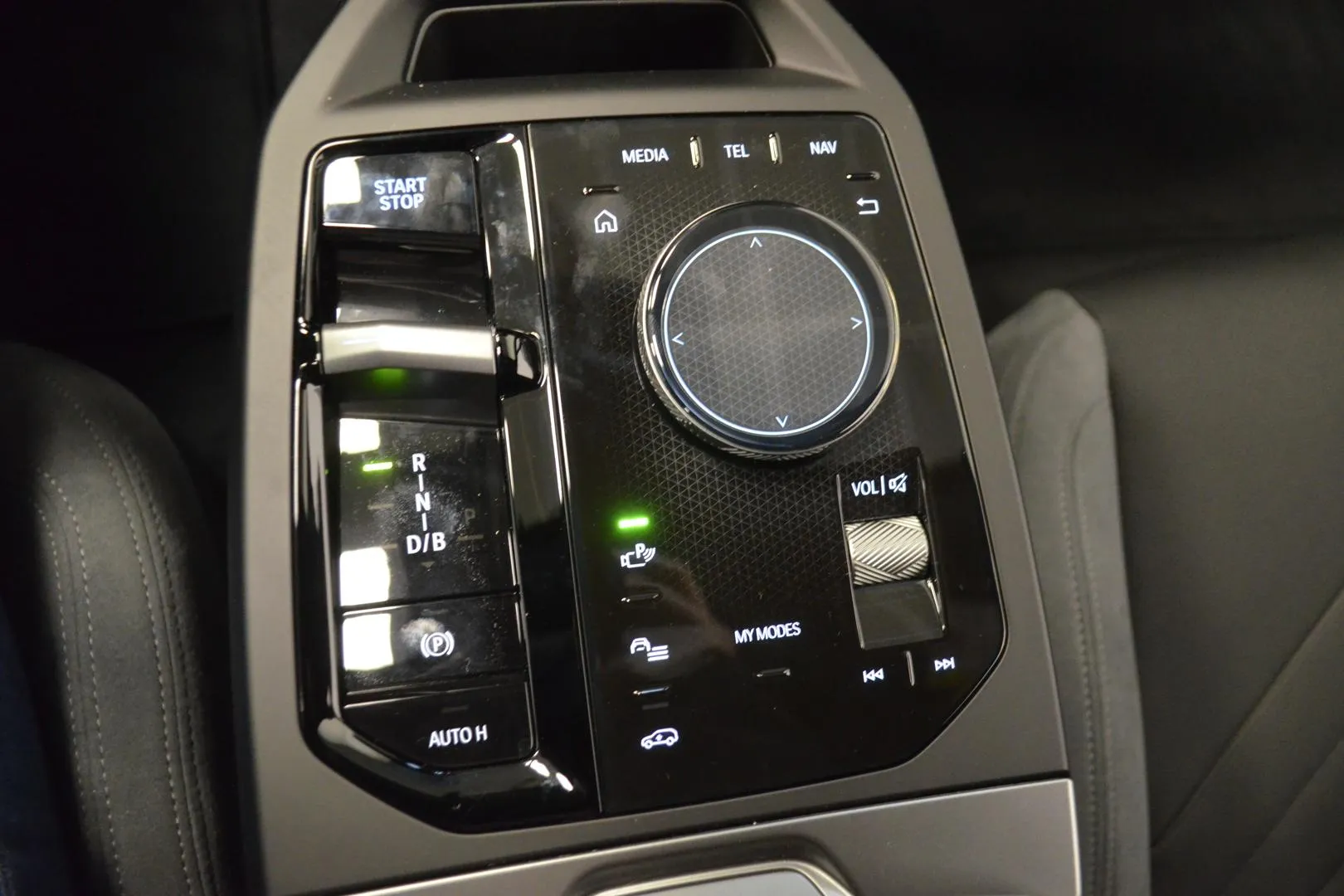 BMW iX RVT-614 carousel image