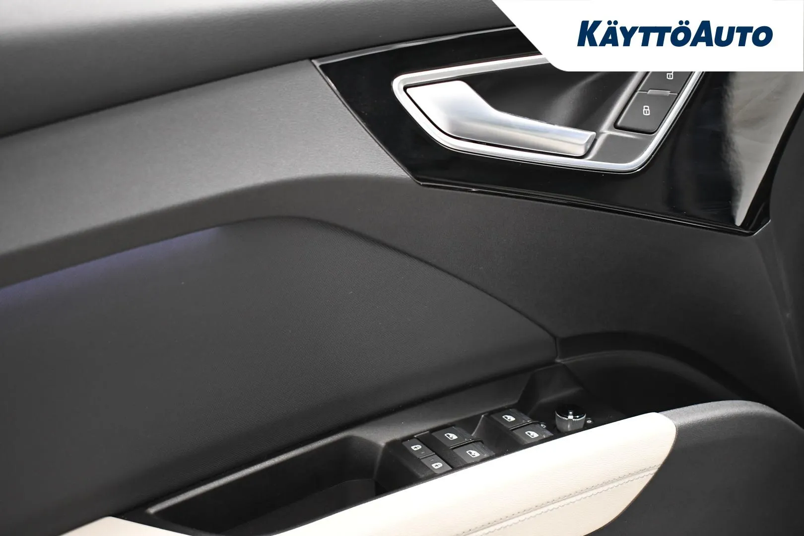 AUDI Q4 e-tron EUP-728 carousel image