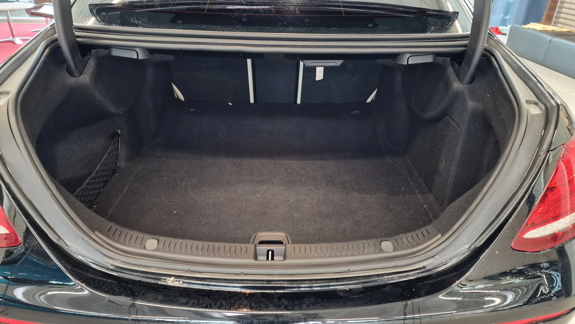 MERCEDES-BENZ E NLC-373 carousel image