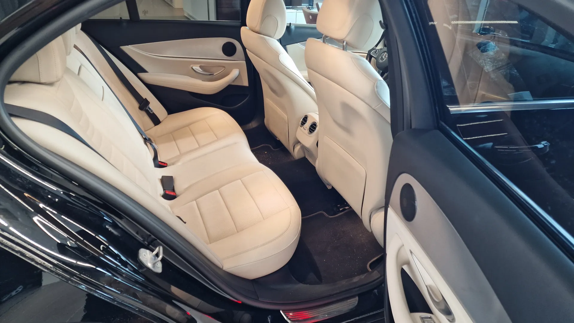 MERCEDES-BENZ E NLC-373 carousel image