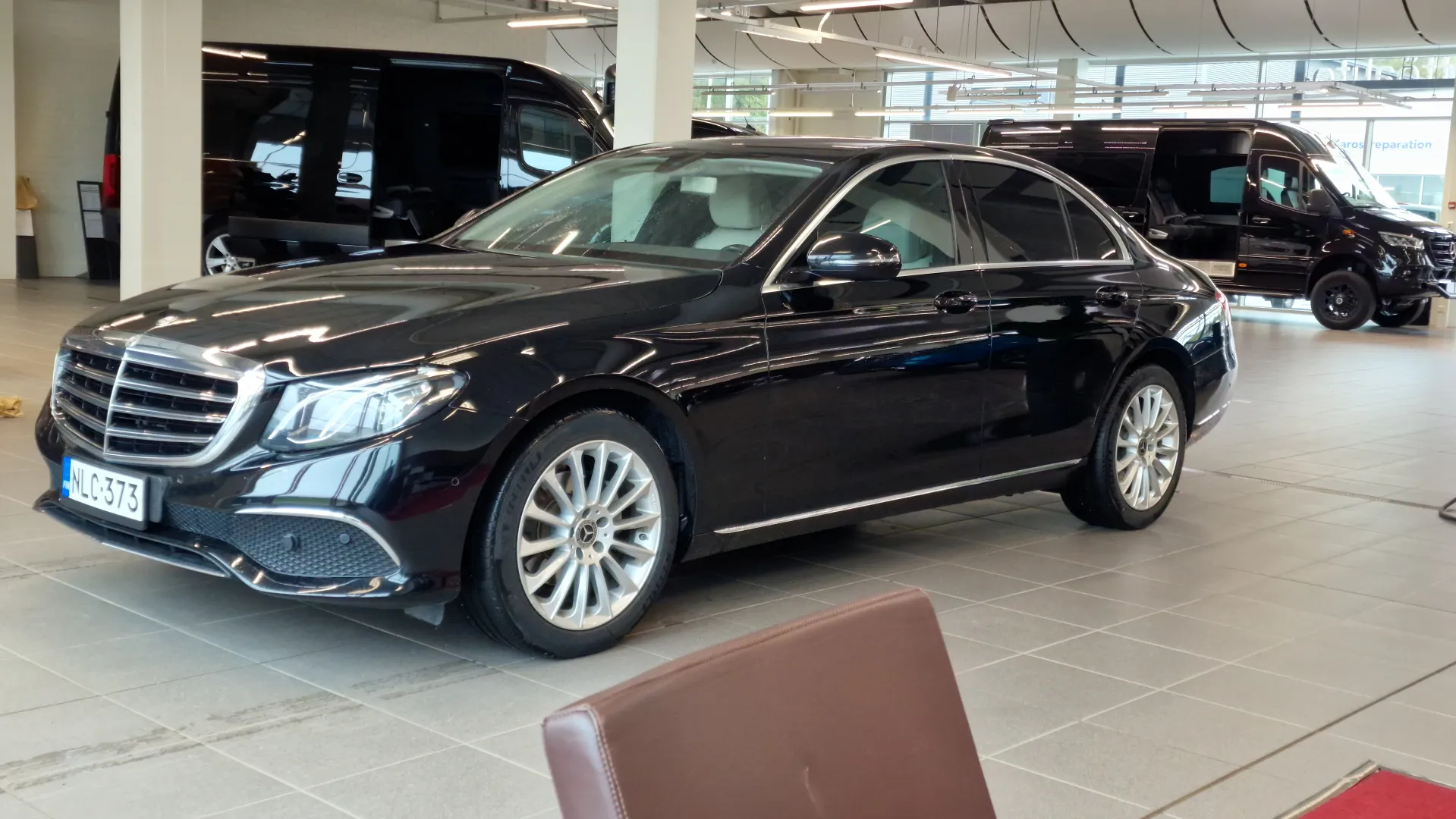 MERCEDES-BENZ E NLC-373 carousel image