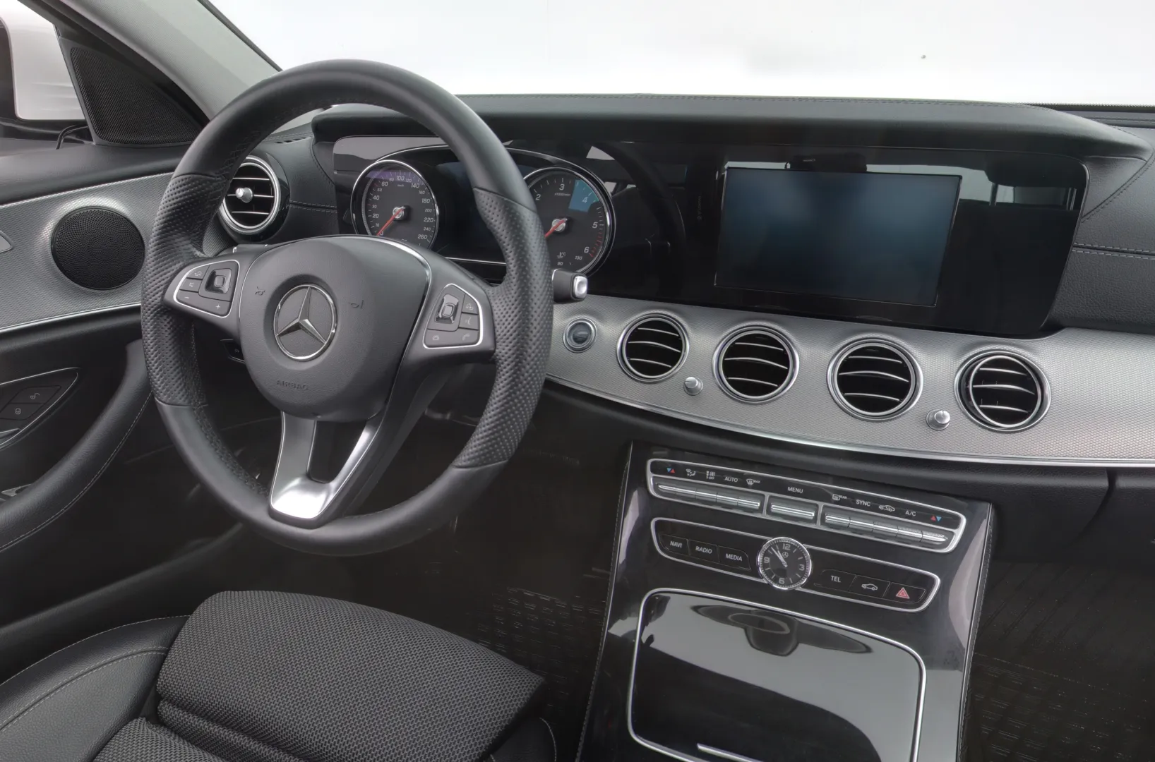 MERCEDES-BENZ E FOH-327 carousel image