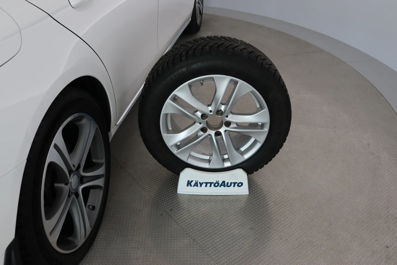 MERCEDES-BENZ E FOH-327 carousel image