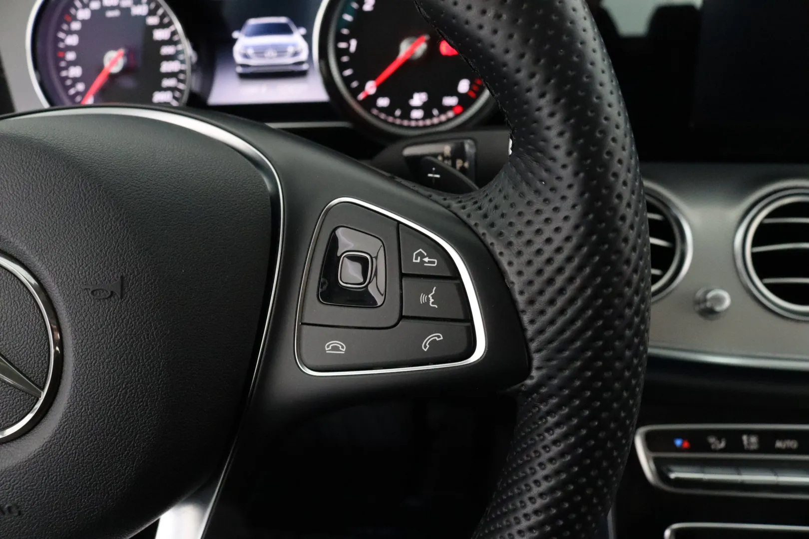 MERCEDES-BENZ E FOH-327 carousel image