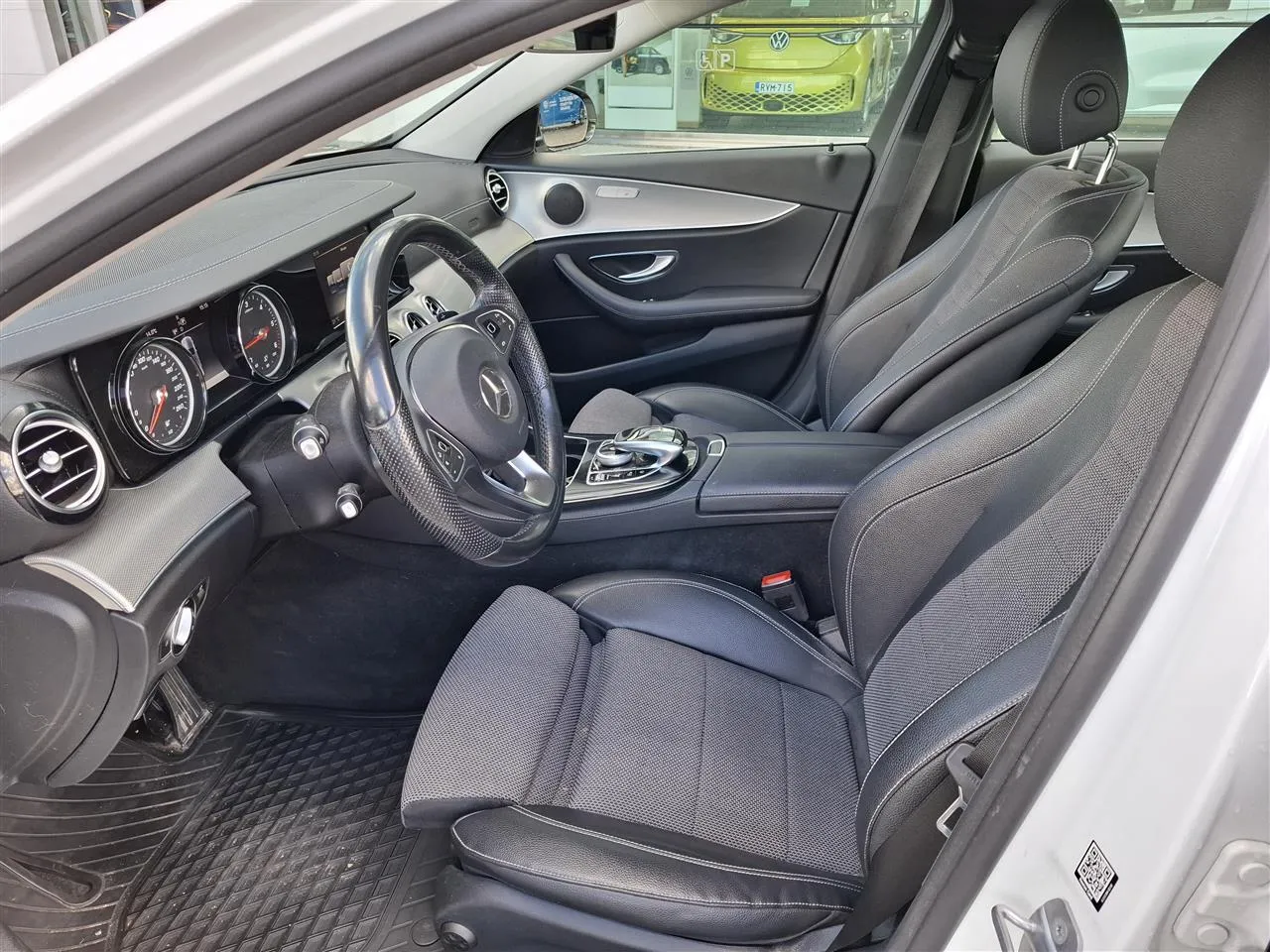 MERCEDES-BENZ E FOH-327 carousel image