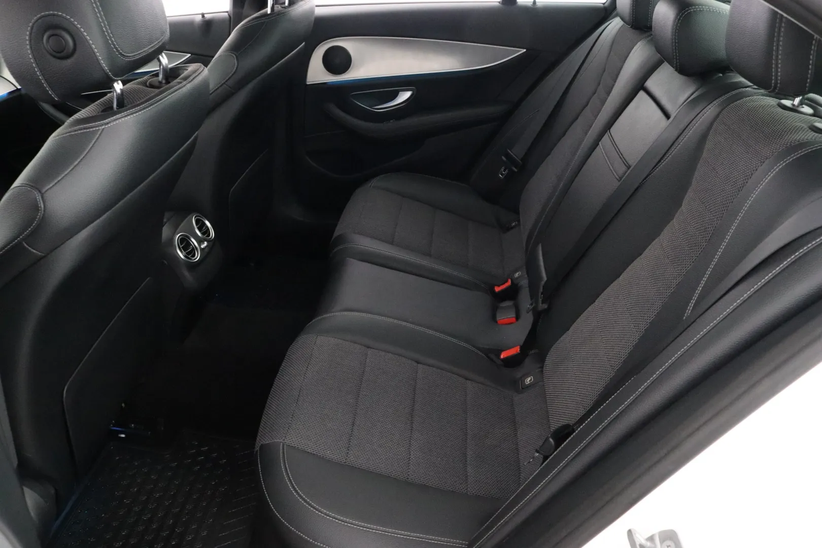 MERCEDES-BENZ E FOH-327 carousel image