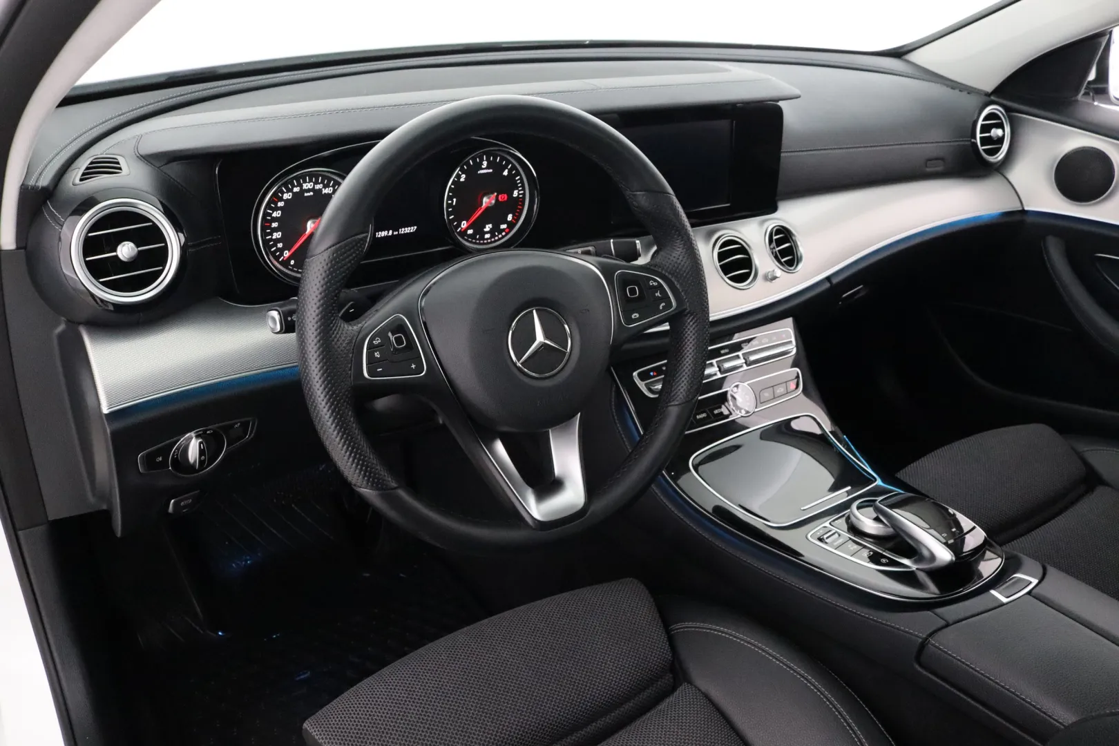 MERCEDES-BENZ E FOH-327 carousel image