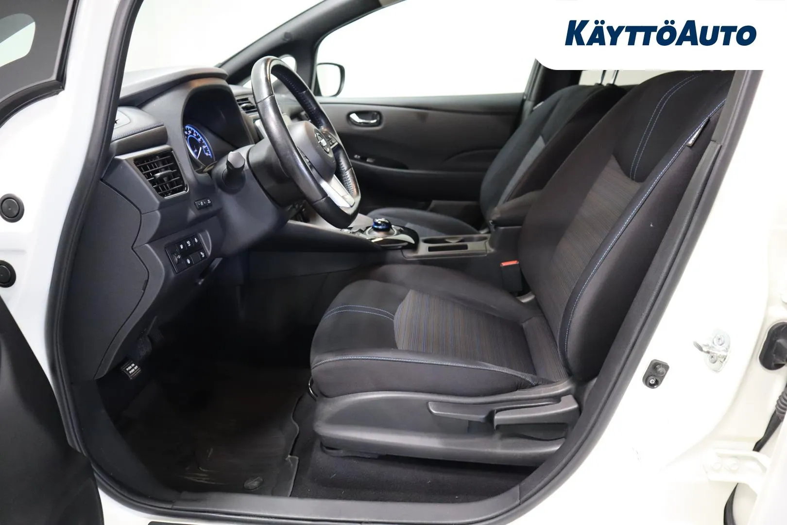 NISSAN Leaf FPP-974 carousel image